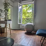 Cosy Flat In Paris